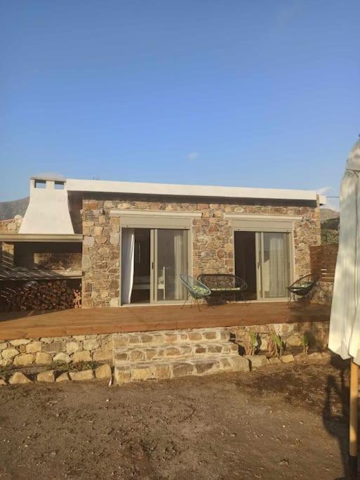 Mekia'S Beach House Livadia  Eksteriør bilde