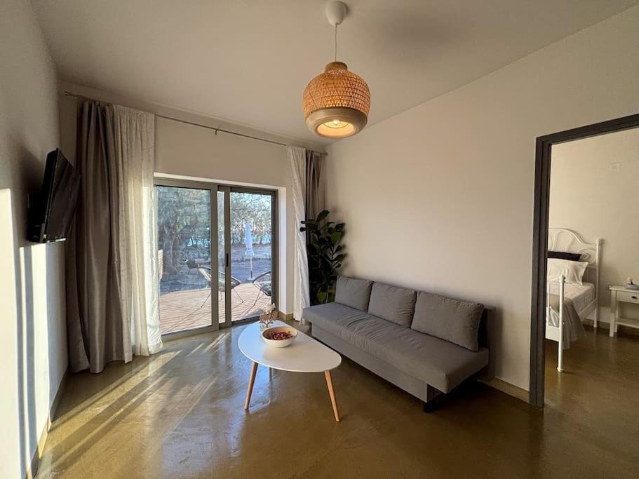 Mekia'S Beach House Livadia  Eksteriør bilde
