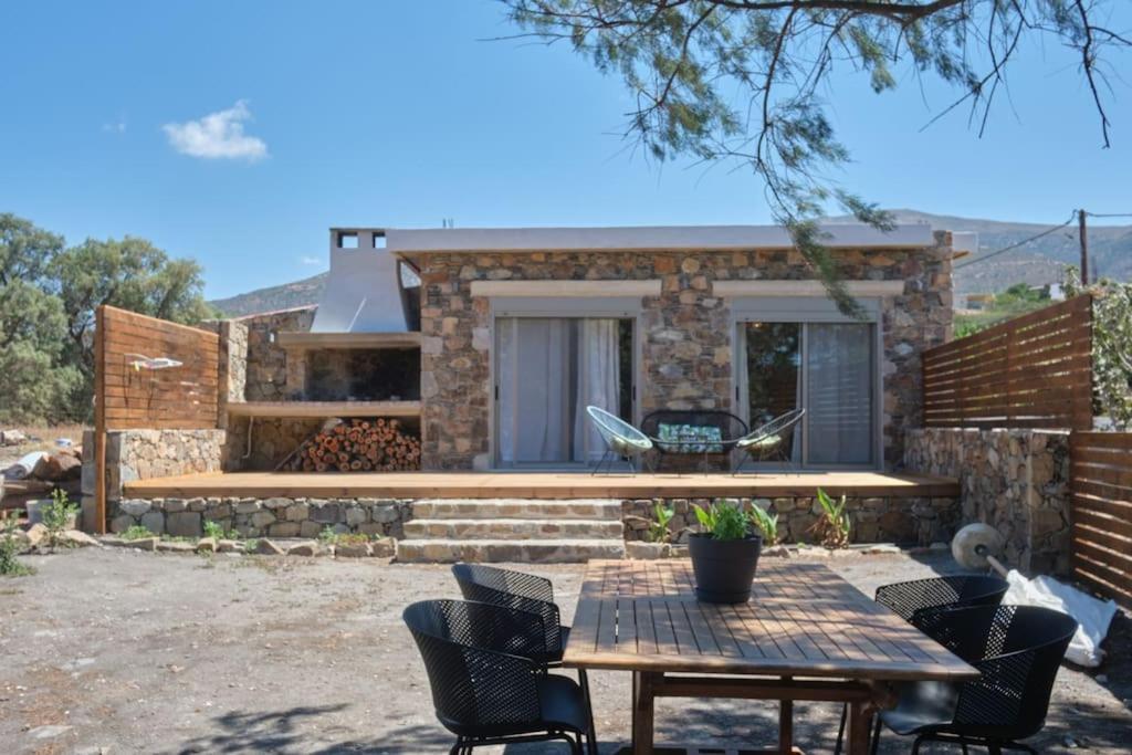 Mekia'S Beach House Livadia  Eksteriør bilde